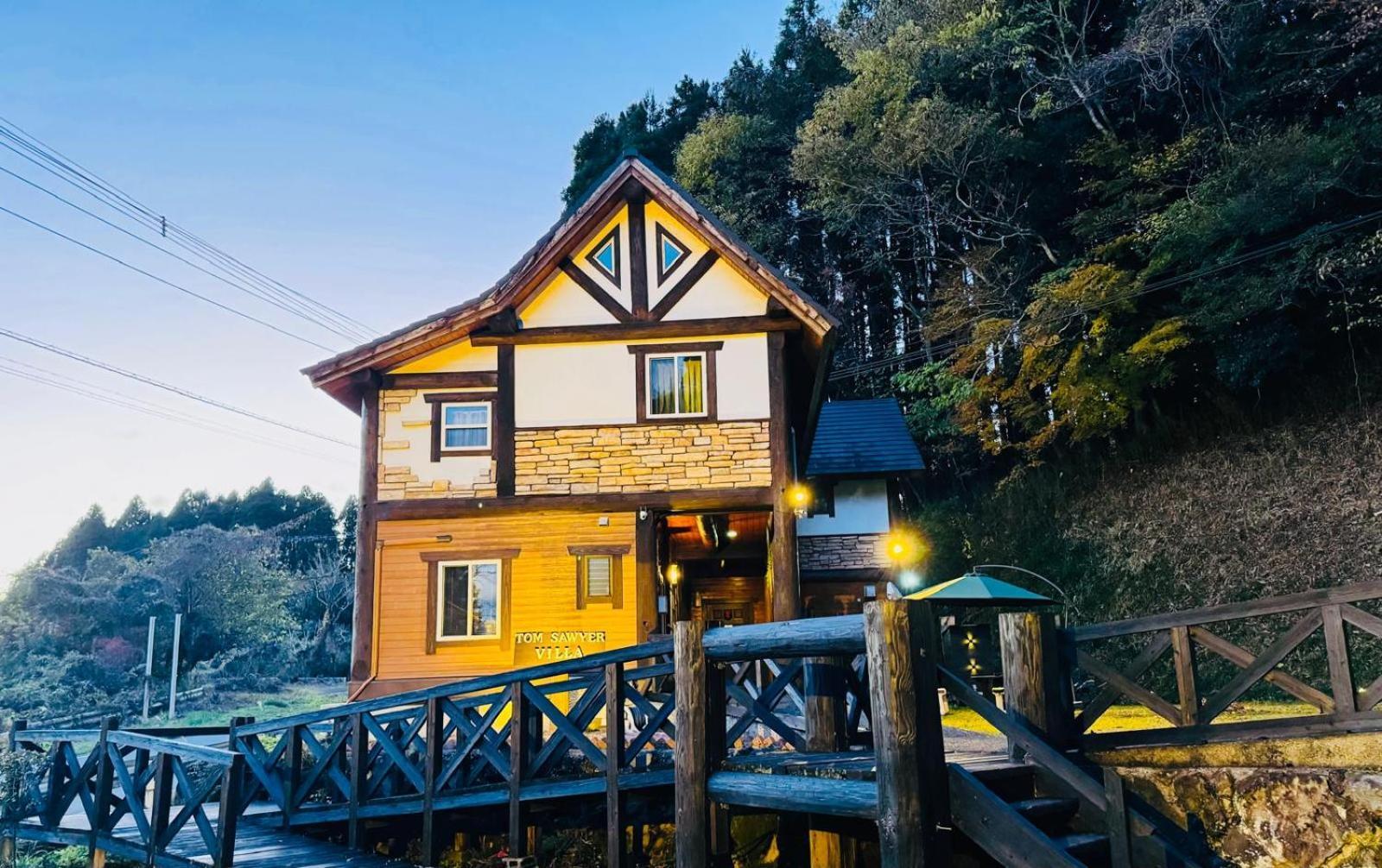 Yufuin Log House No Yado Tom Sawyer Hotel Kültér fotó